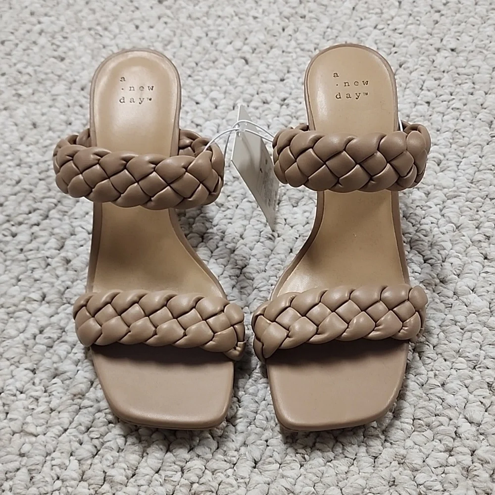 Basil Braided Heels - Picture 3 of 7